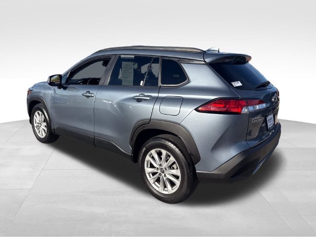 Used 2023 Blue Toyota LE image 3