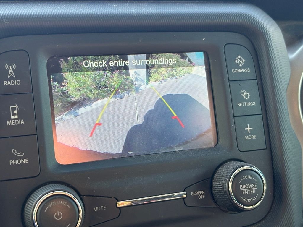Used 2019 Silver Jeep Unlimited Sport S image 14