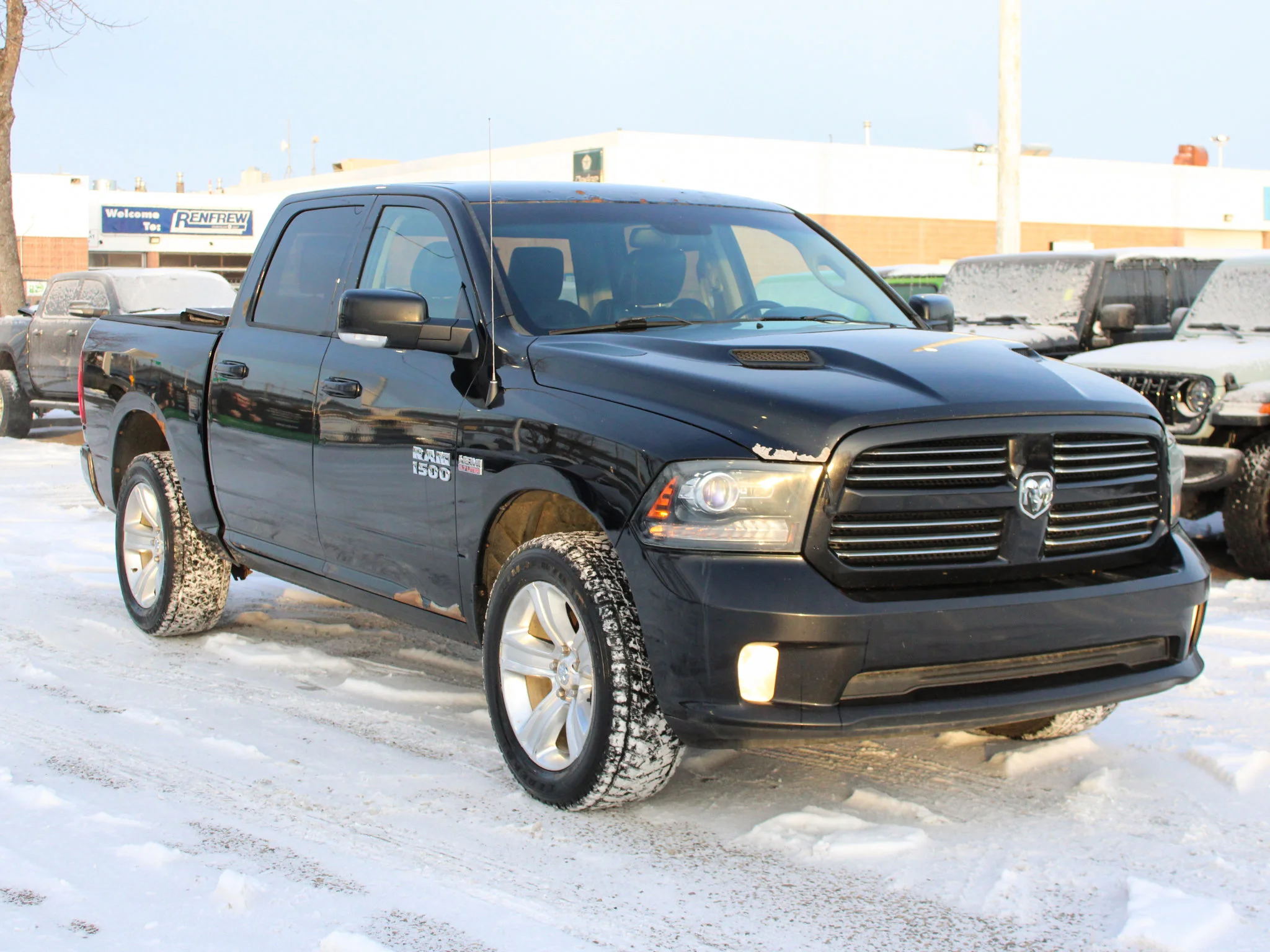 Used 2014 Black RAM Sport * One Owner | HEMI V8 | Heated Seats | Remote Start | Alpine | Mechanic Special image 6