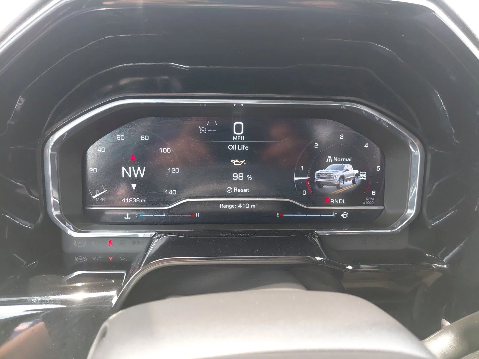 Used 2025 White GMC SLT image 39