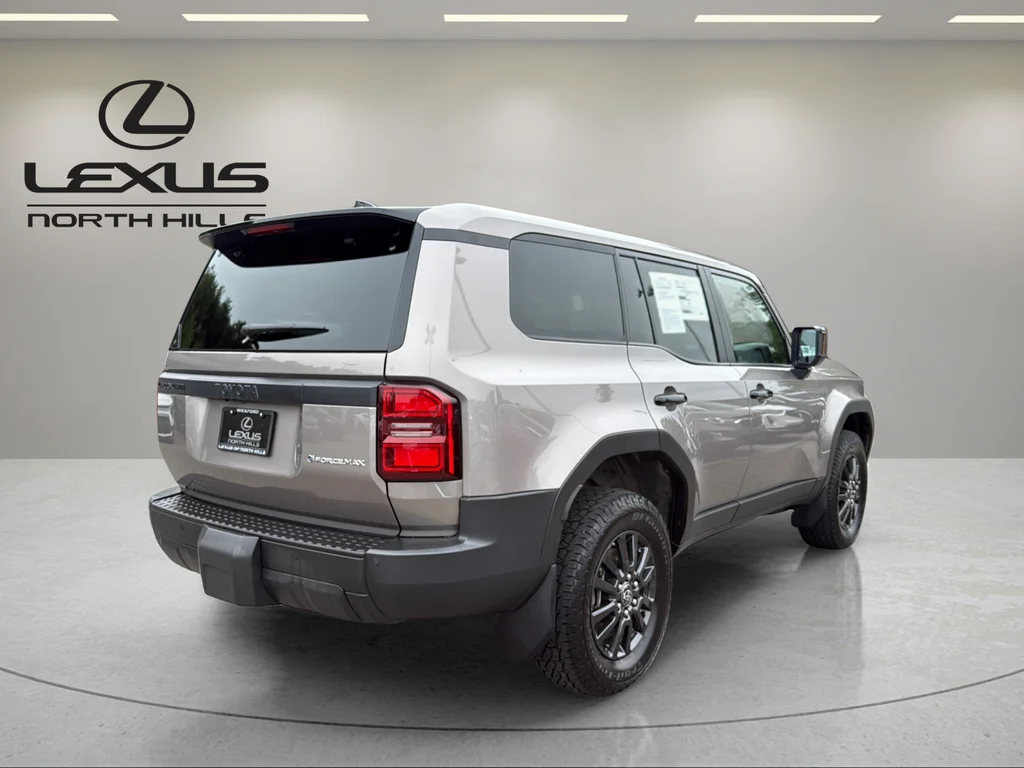 Used 2025  Toyota 1958 image 6