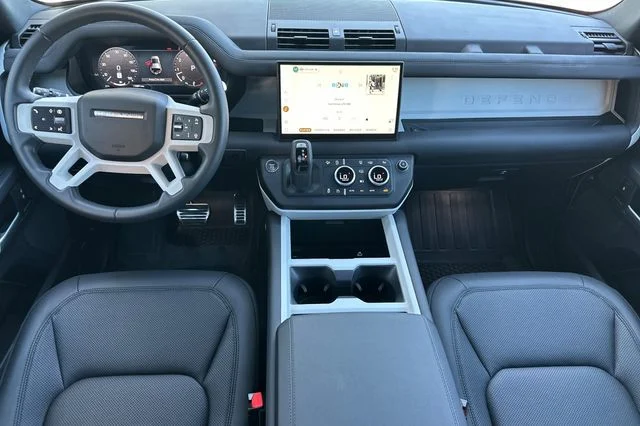 Certified Used 2025 Green Land Rover S image 12