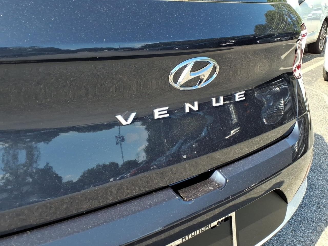 New 2026 Denim w/White Roof Hyundai SEL w/Two-Tone Roof image 9