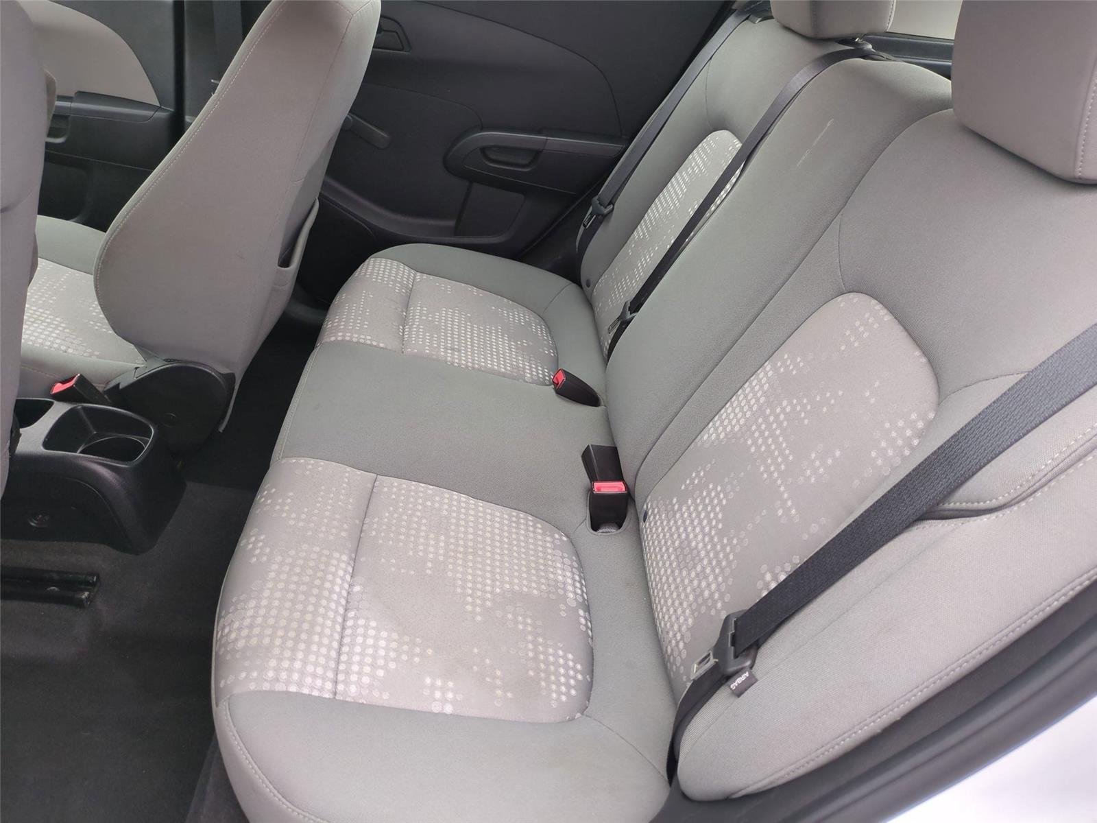 Used 2016 Summit White Chevrolet LS image 27