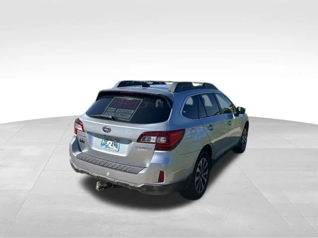 Used 2017 Silver Subaru 2.5i image 3