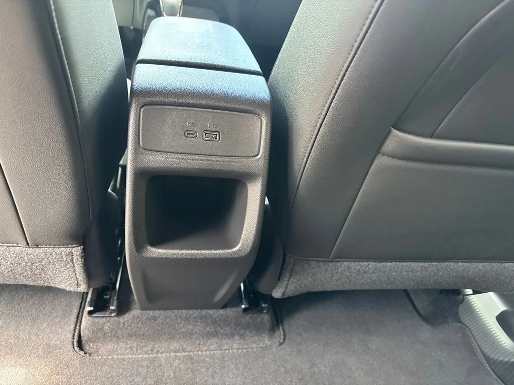 Used 2025 White Chevrolet 2RS image 21