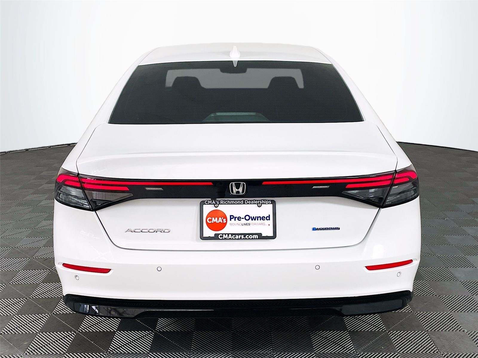 Used 2023 Platinum White Pearl Honda EX-L image 9