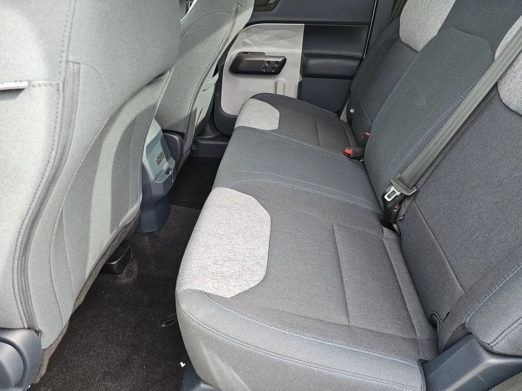 Used 2026 Oxford White Ford XLT image 19