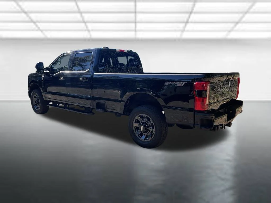 Used 2023 Agate Black Metallic Ford Lariat image 3