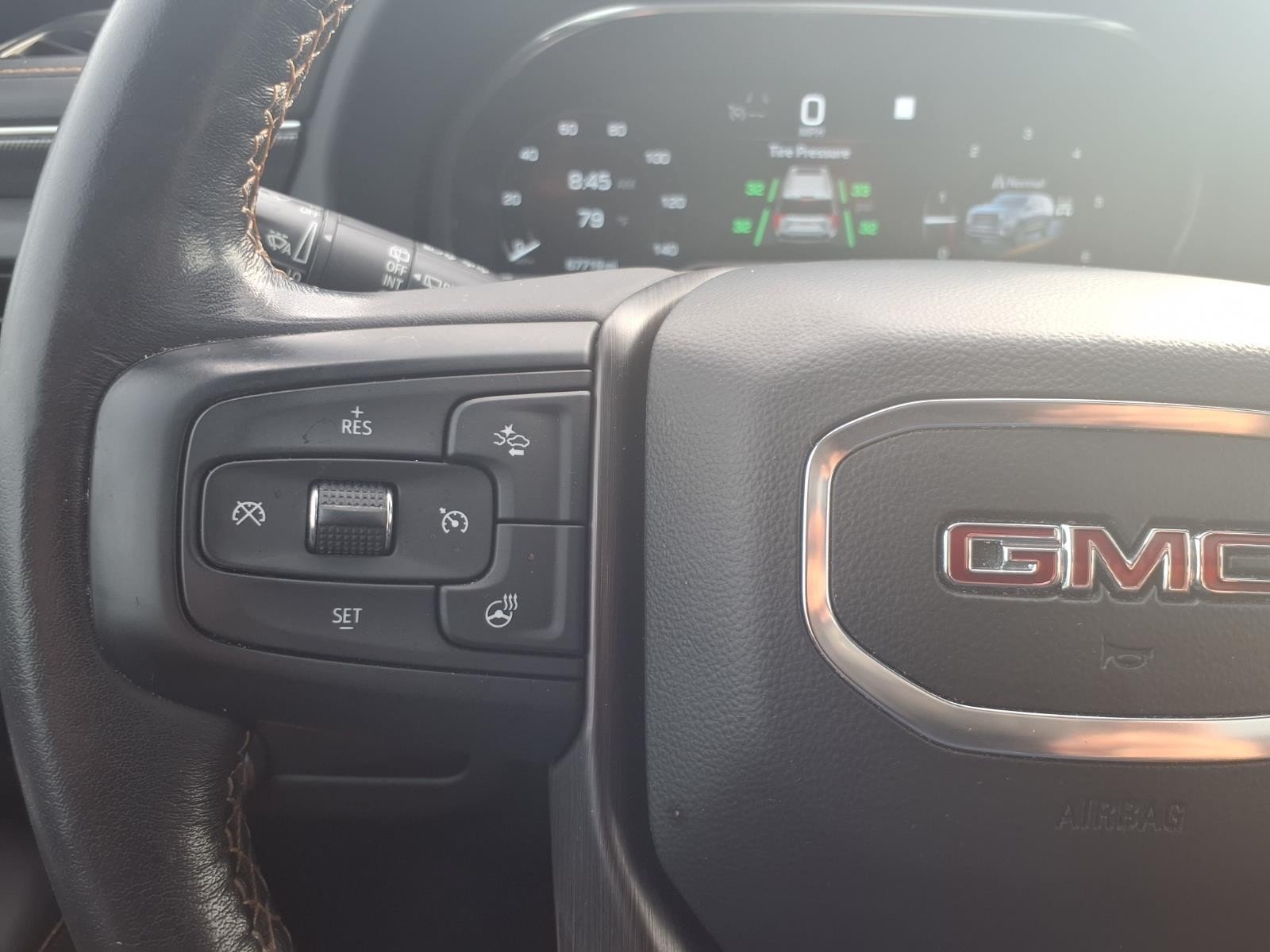 2022 GMC Yukon photo 21 of 28