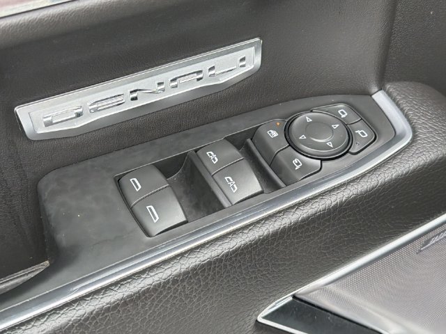 Used 2023  GMC Denali image 34