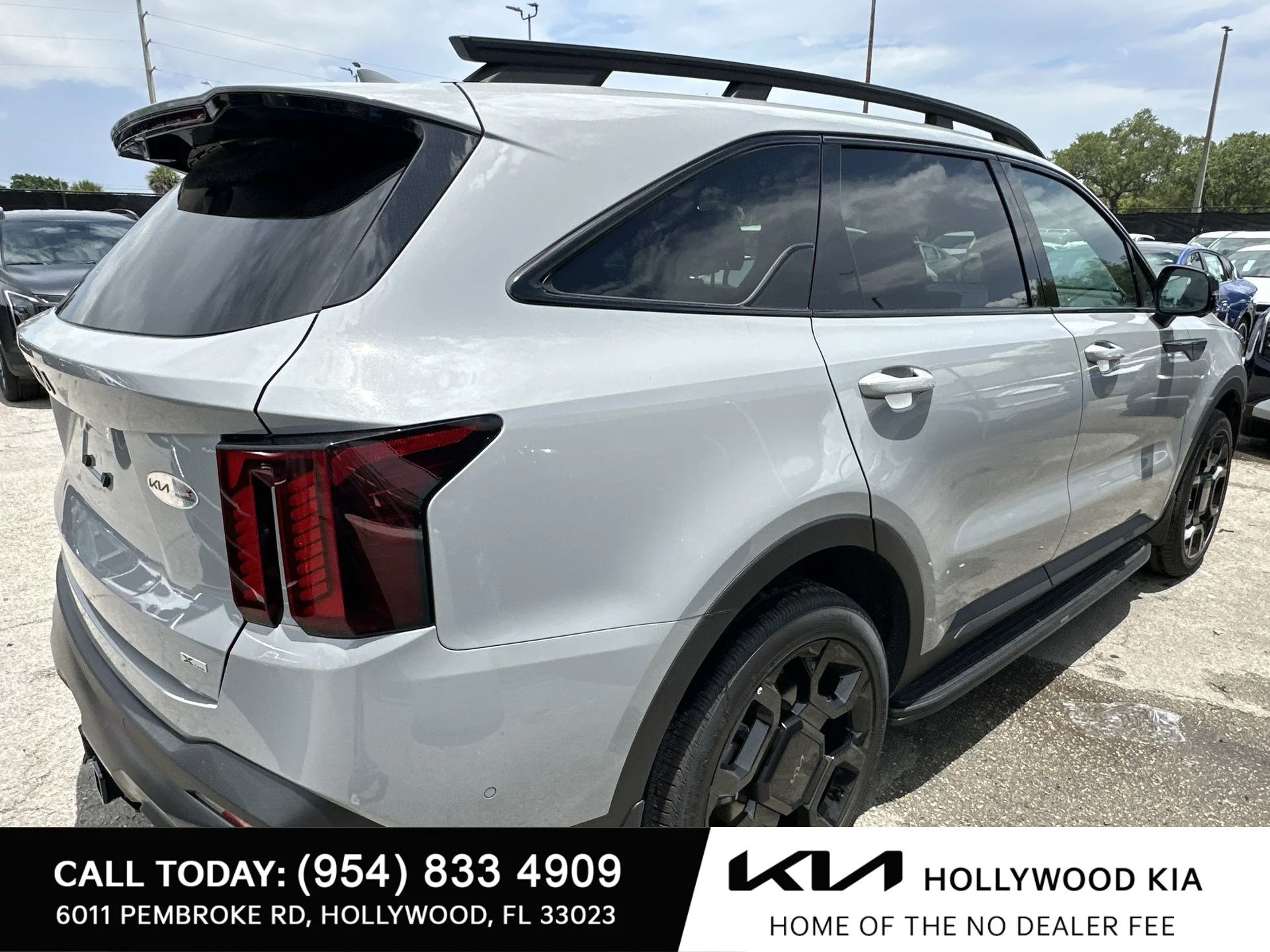 New 2025 Wolf Gray Kia  image 12