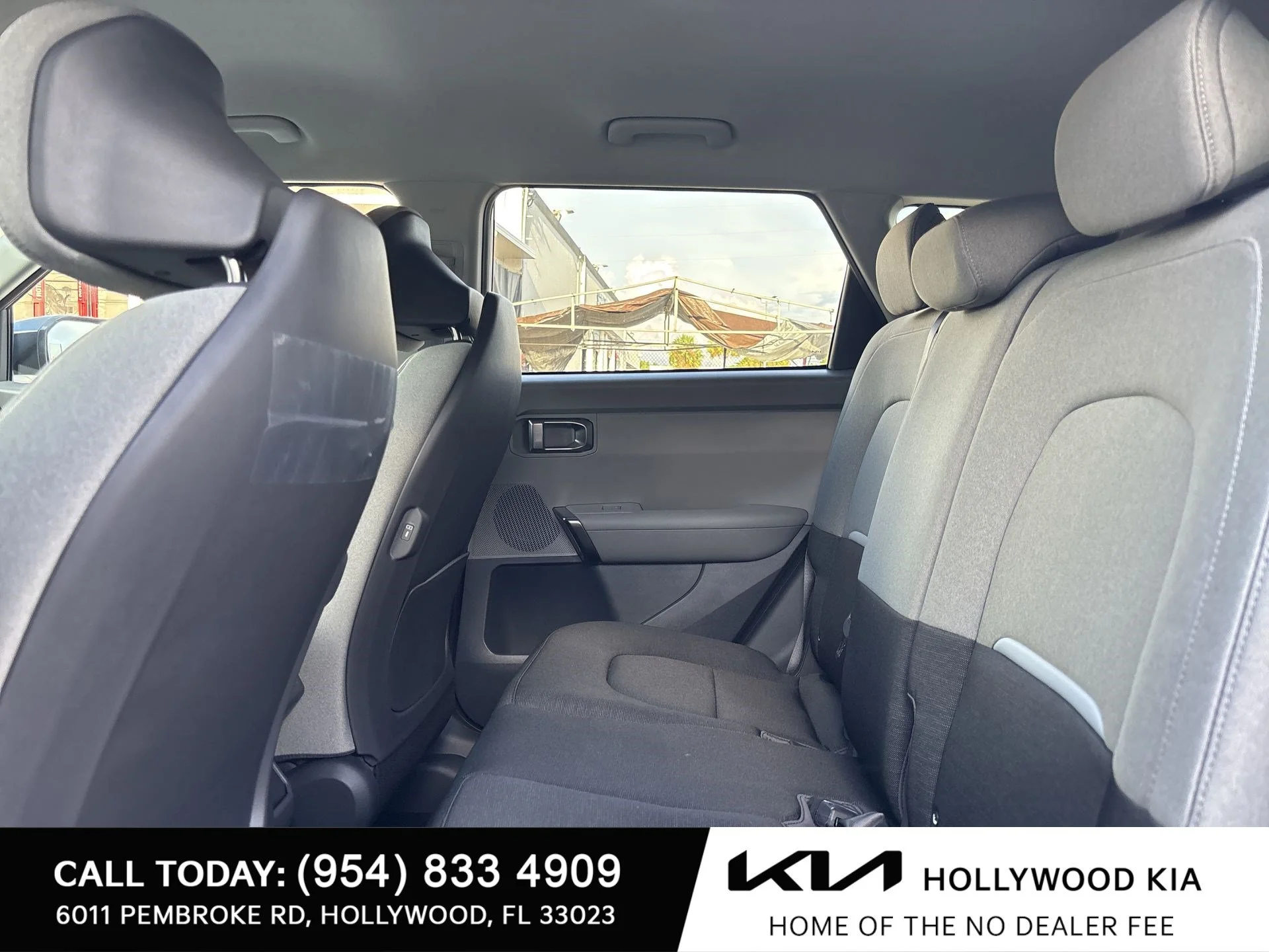 New 2027 Pale Gray Kia S image 22