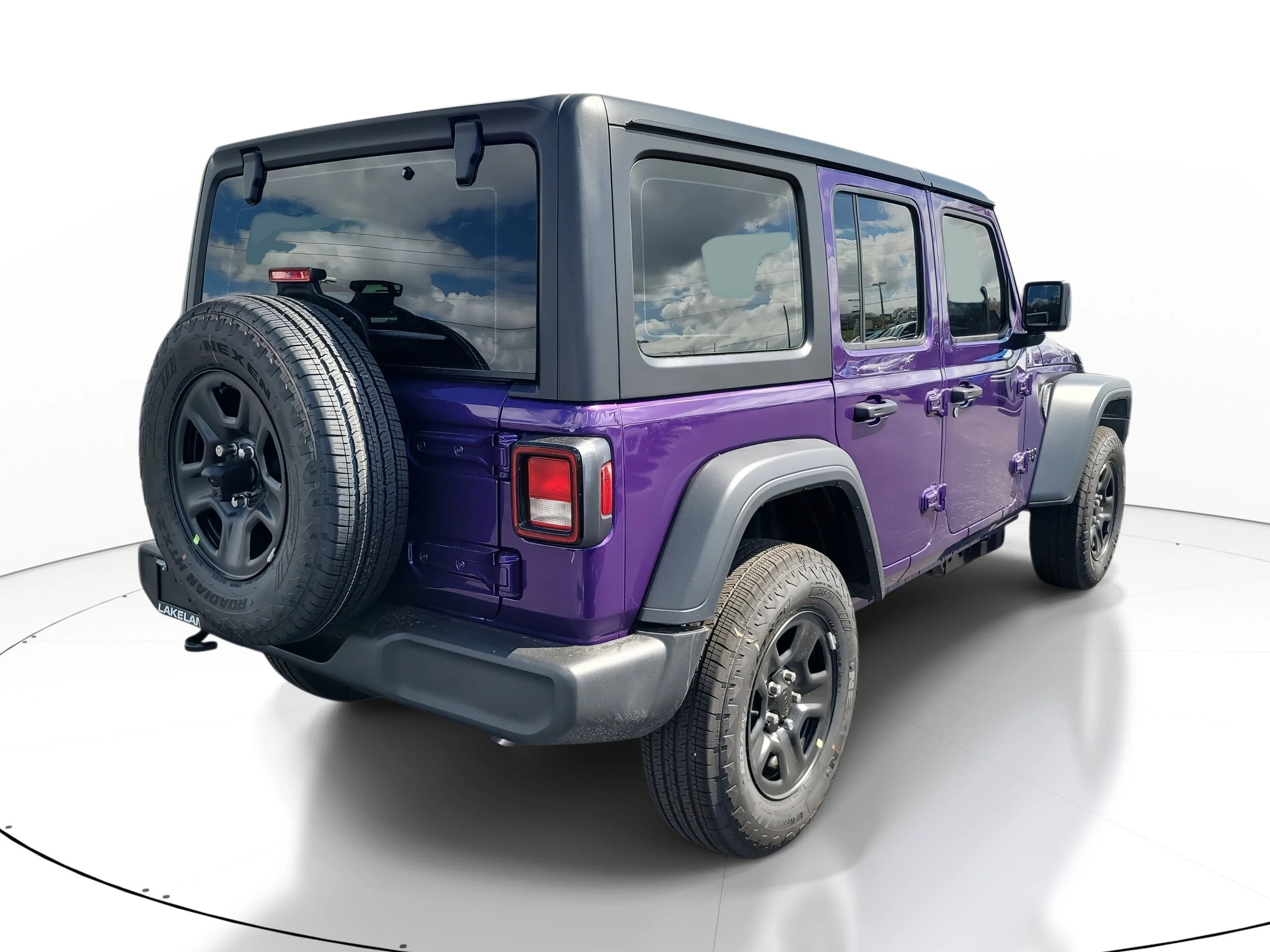 New 2026 Reign Jeep Sport image 6