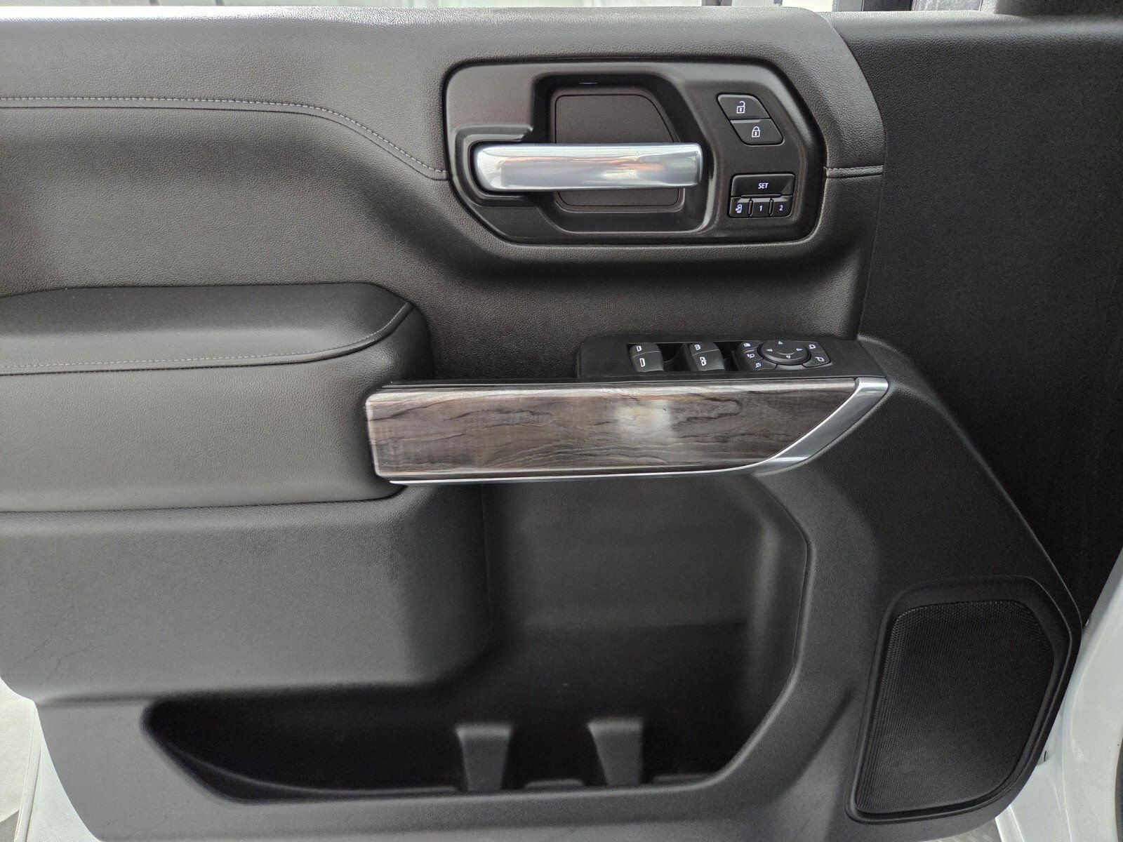 Used 2021 SUMMIT WHITE Chevrolet LTZ image 18