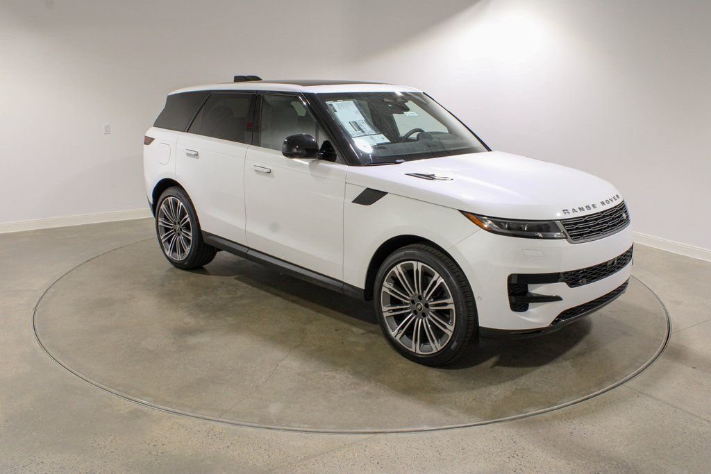 Used 2025 Ostuni Pearl White Premium Metallic Land Rover SE image 7