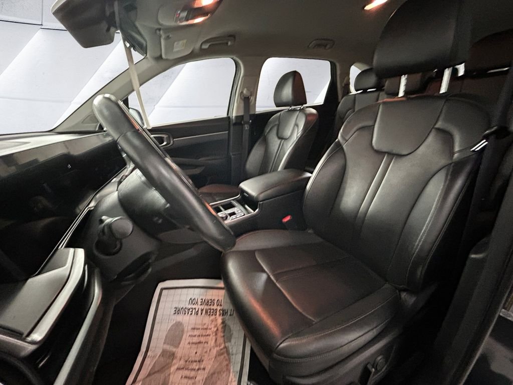 Used 2024 Gray Kia S image 8