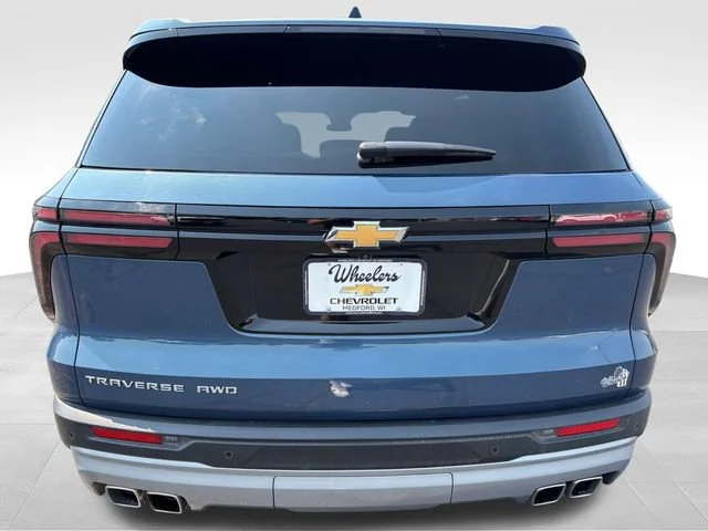 Used 2026 Lakeshore Blue Metallic Chevrolet LT image 4