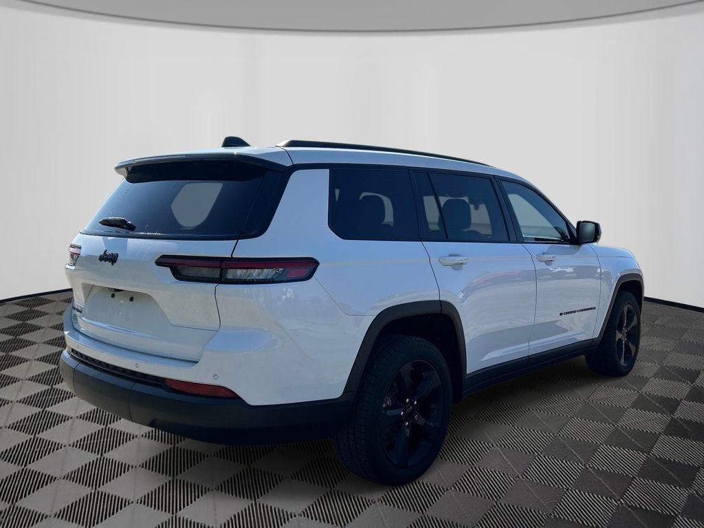 Used 2021 White Jeep Altitude image 5