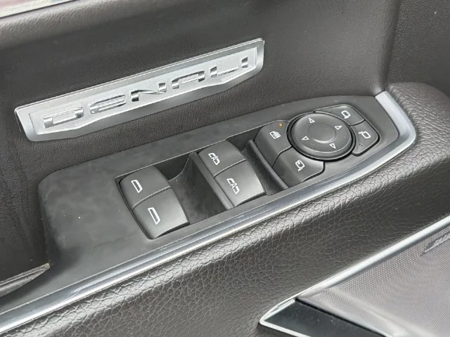 Used 2023  GMC Denali image 34