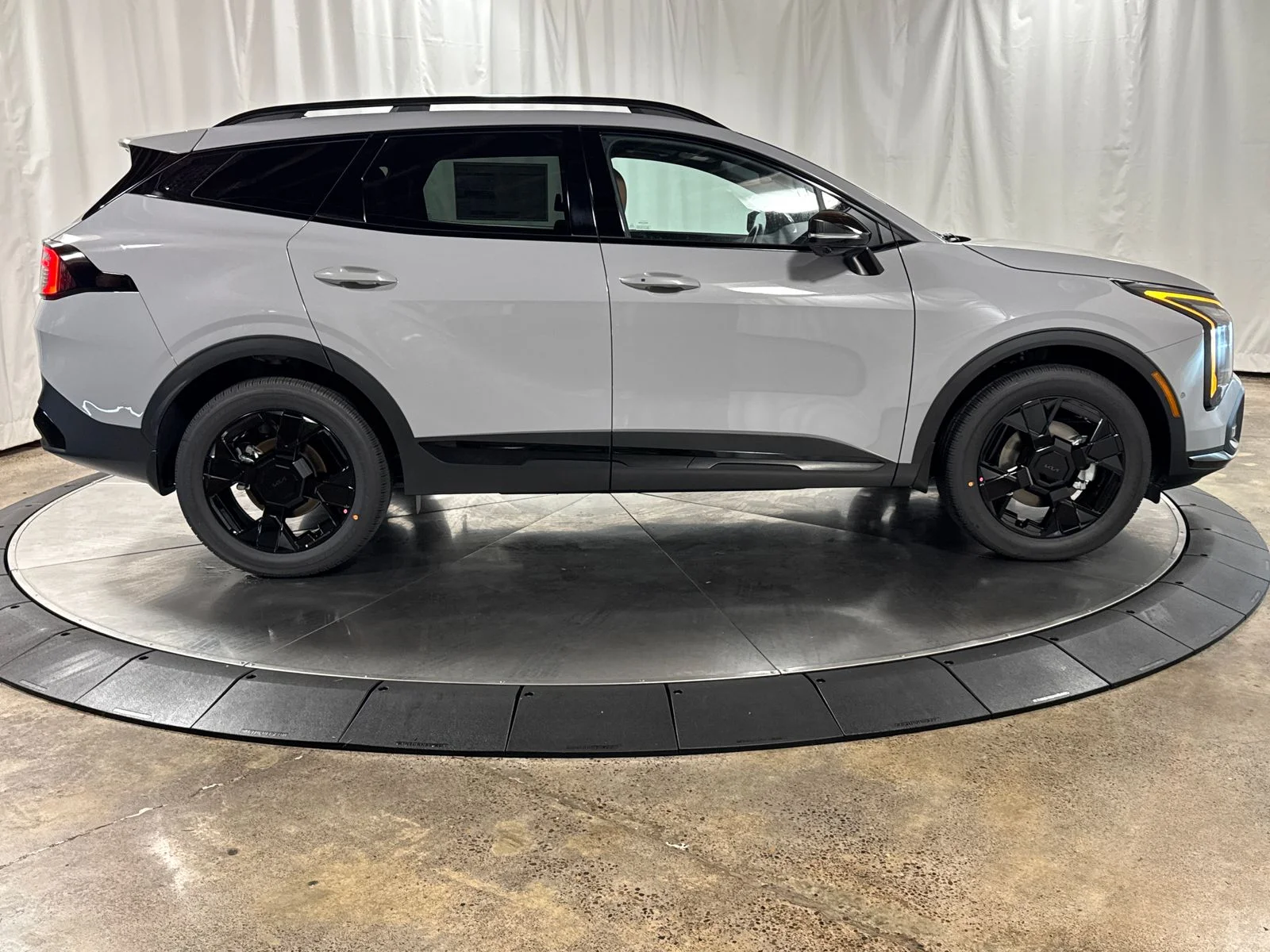New 2027 Wolf Gray Kia X-Line image 6
