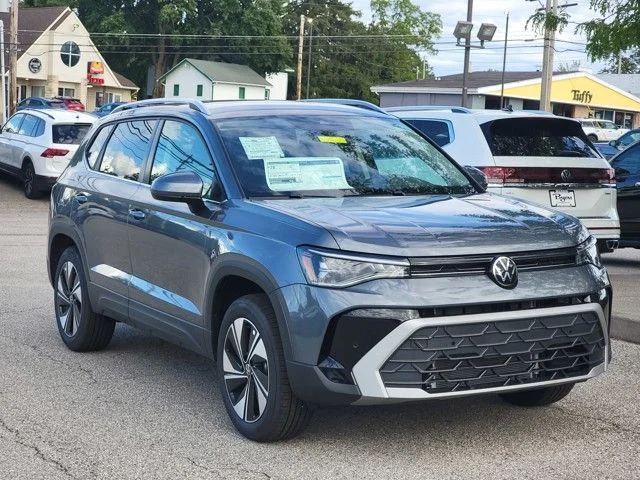 2025 Volkswagen Taos SE - Photo 2