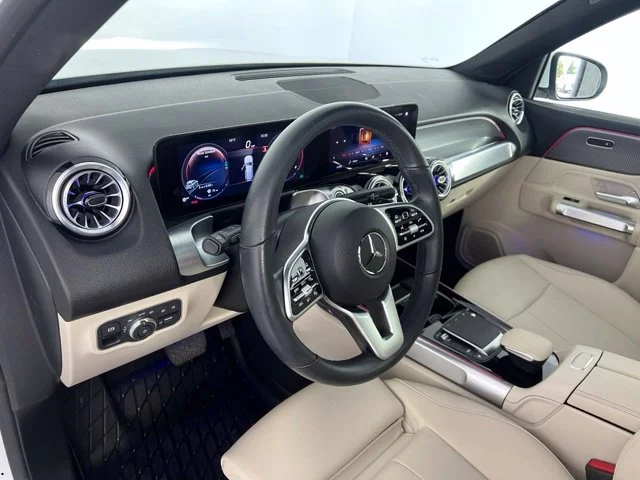 Used 2022 White Mercedes-Benz GLB 250 image 12