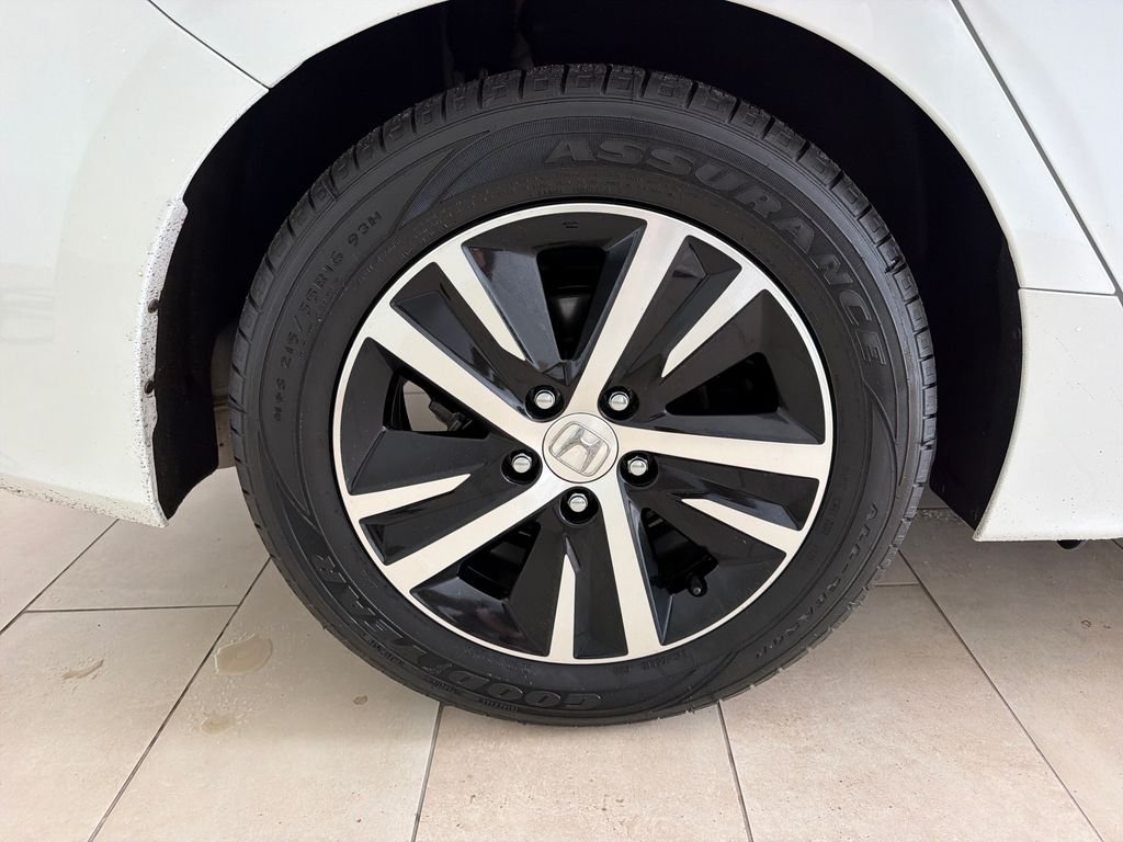 Used 2024  Honda LX image 7