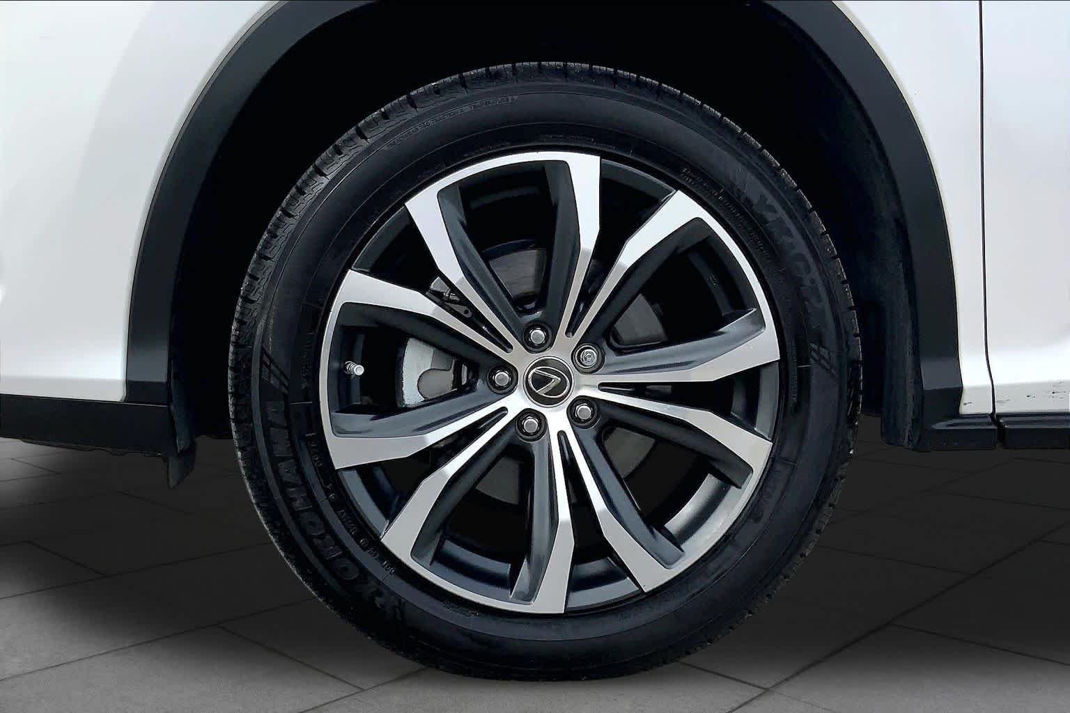 Used 2022 Eminent White Pearl Lexus  image 11