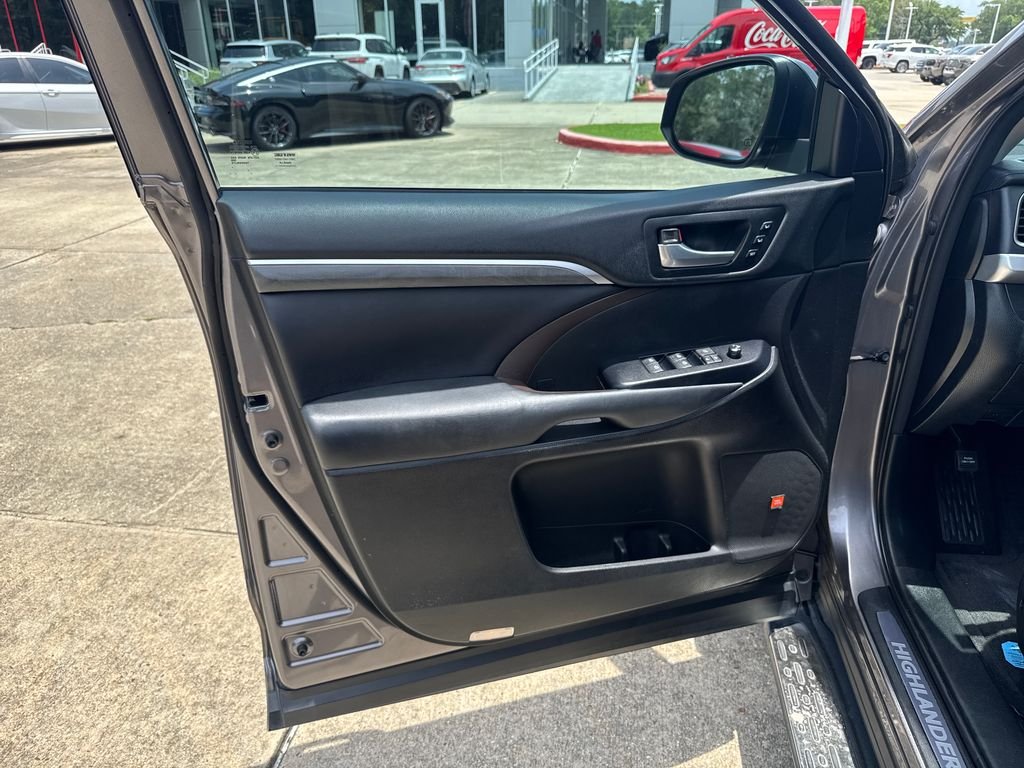 Used 2018 Gray Toyota Limited image 14