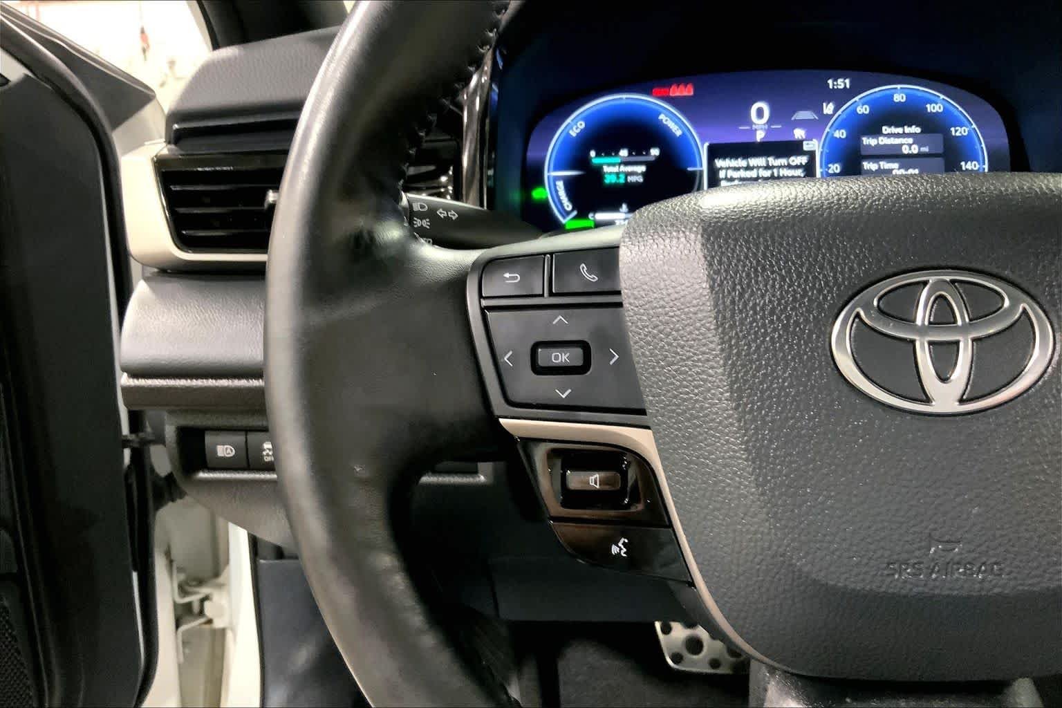 Used 2025 Wind Chill Pearl Toyota XSE image 24