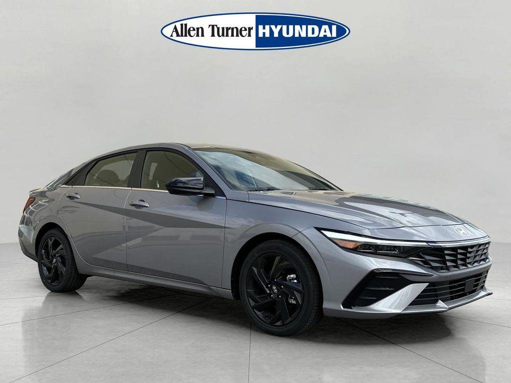 New 2026 Fluid Metal Hyundai SEL Sport Premium image 2