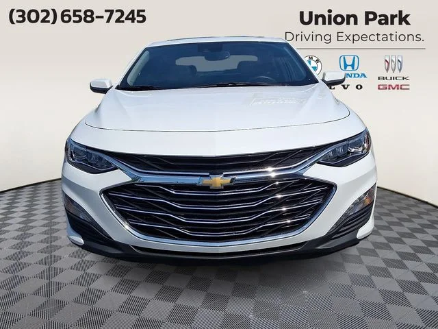 Used 2024 Summit White Chevrolet LT image 2