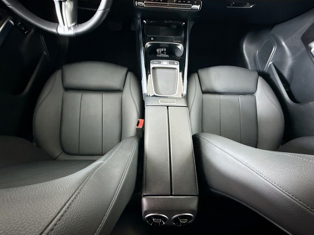 Used 2025 Night Black Mercedes-Benz GLB 250 image 16