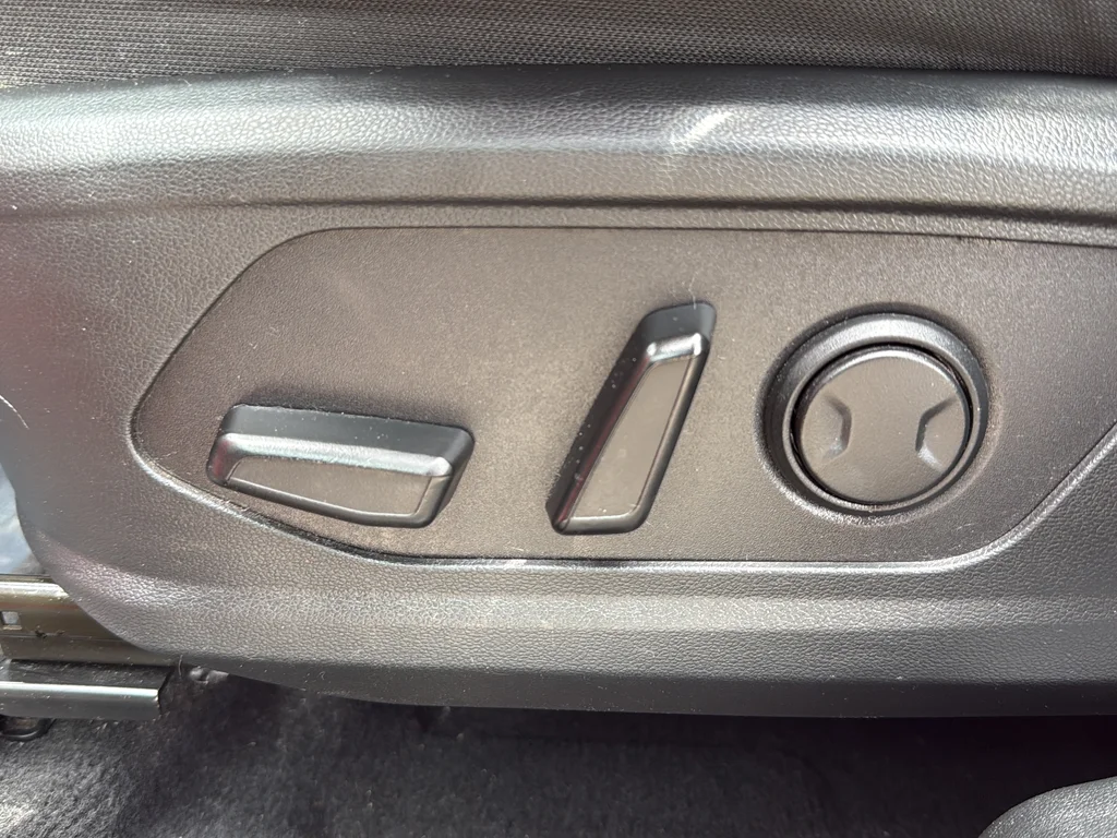 Used 2023 Red Hyundai SEL image 16