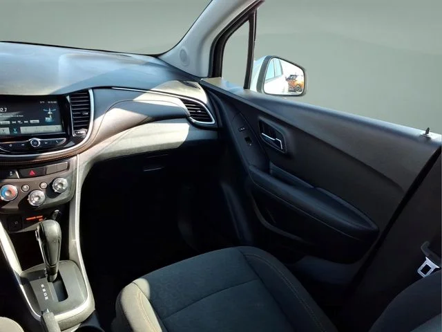 Used 2017 Silver Chevrolet LS image 17