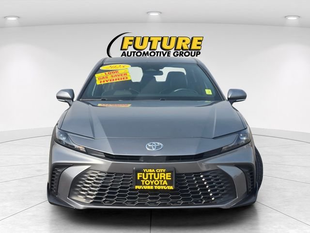 Used 2025  Toyota SE image 2
