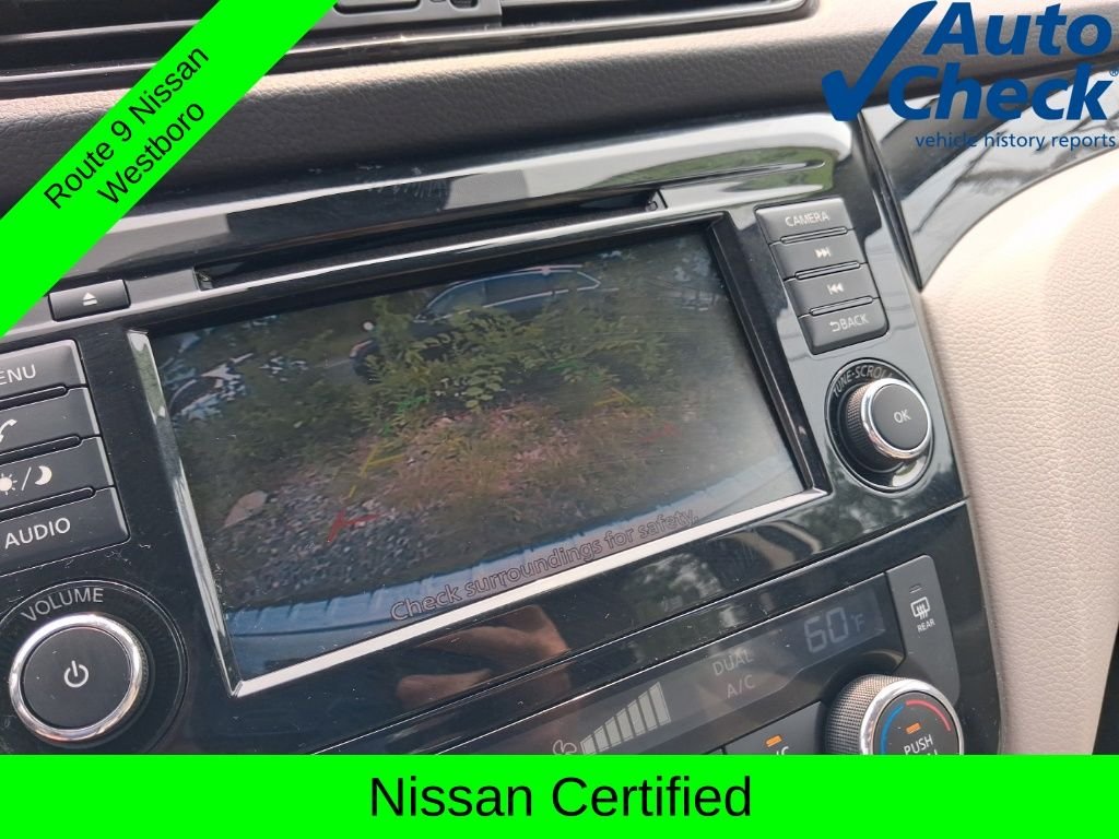 Used 2020 White Nissan SV image 18