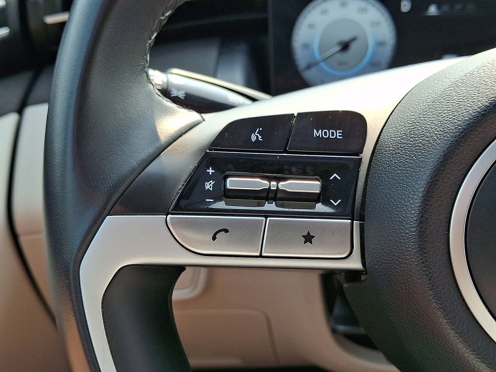 Used 2024 Dark Gray Metallic Hyundai SEL image 23