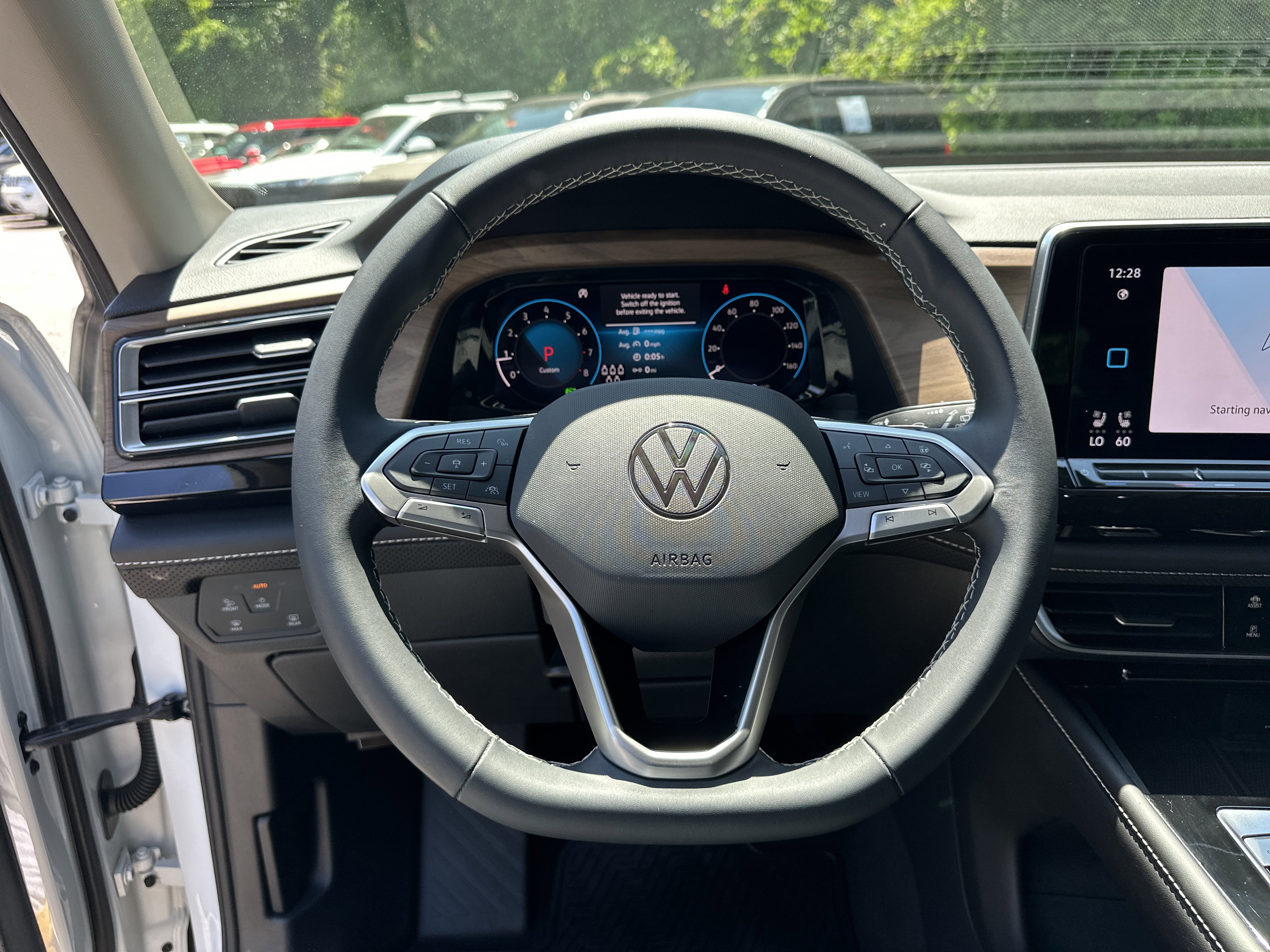 Used 2024 Pure White Volkswagen 2.0T SE w/Technology image 29