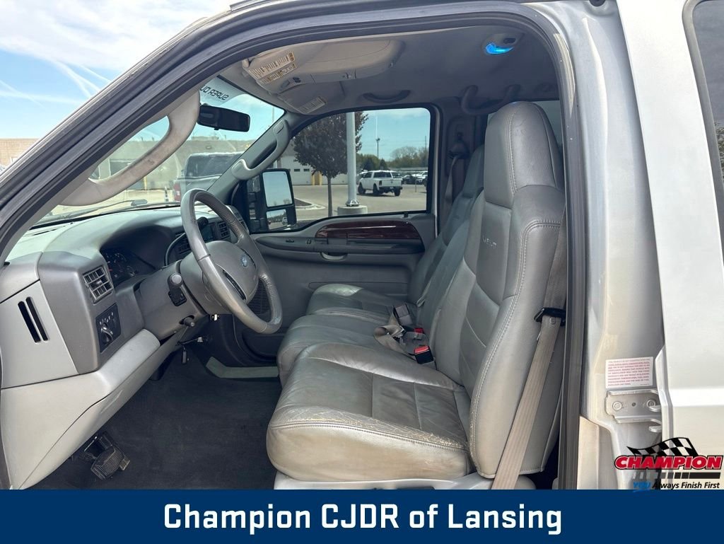 Used 2004 Silver Ford Lariat image 16