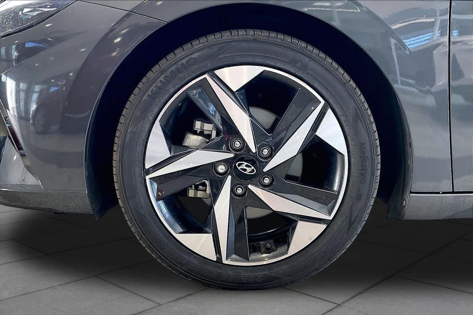 Used 2023 Ecotronic Gray Hyundai Limited image 11