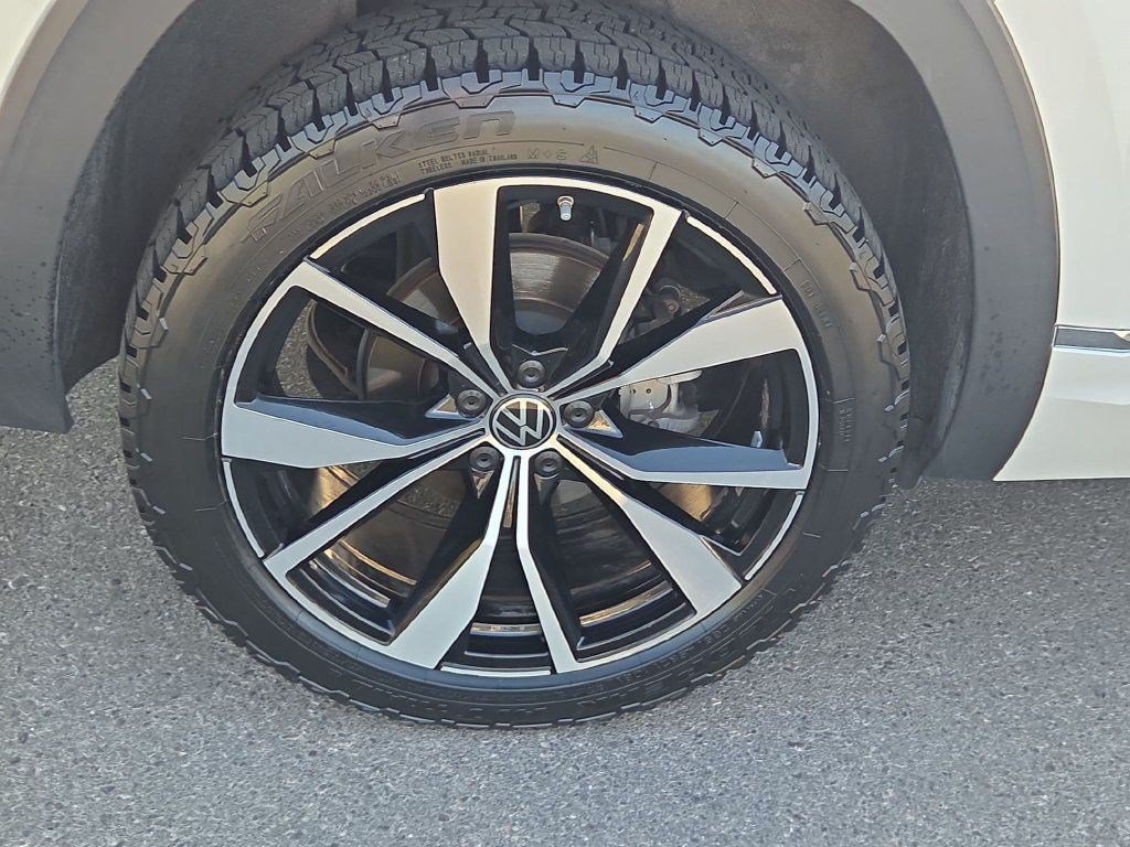 Used 2024 Pure White Volkswagen 2.0T SEL Premium R-Line image 13