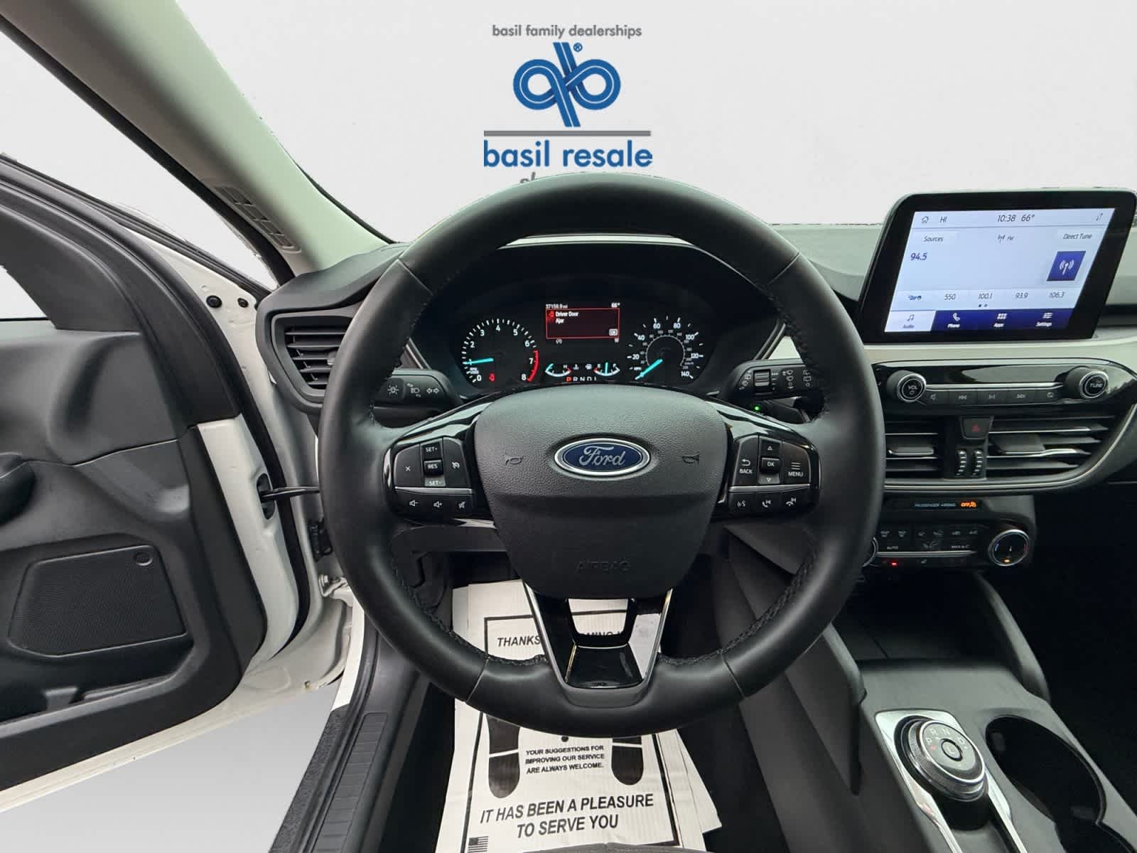 Used 2022 Star White Metallic Tri-Coat Ford SE image 17