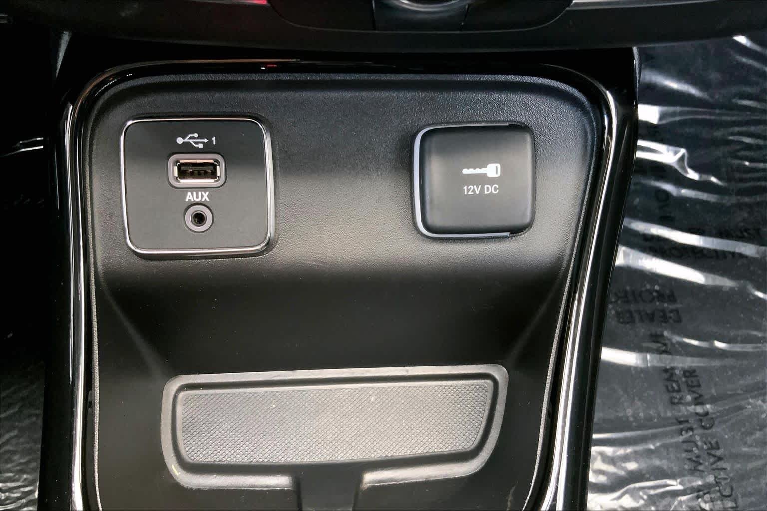 Used 2019 Granite Crystal Metallic Clearcoat Jeep Altitude image 35