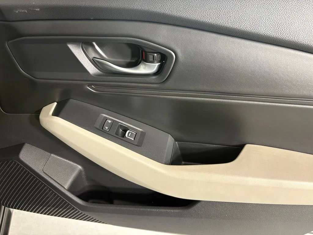 Used 2024  Honda EX image 25