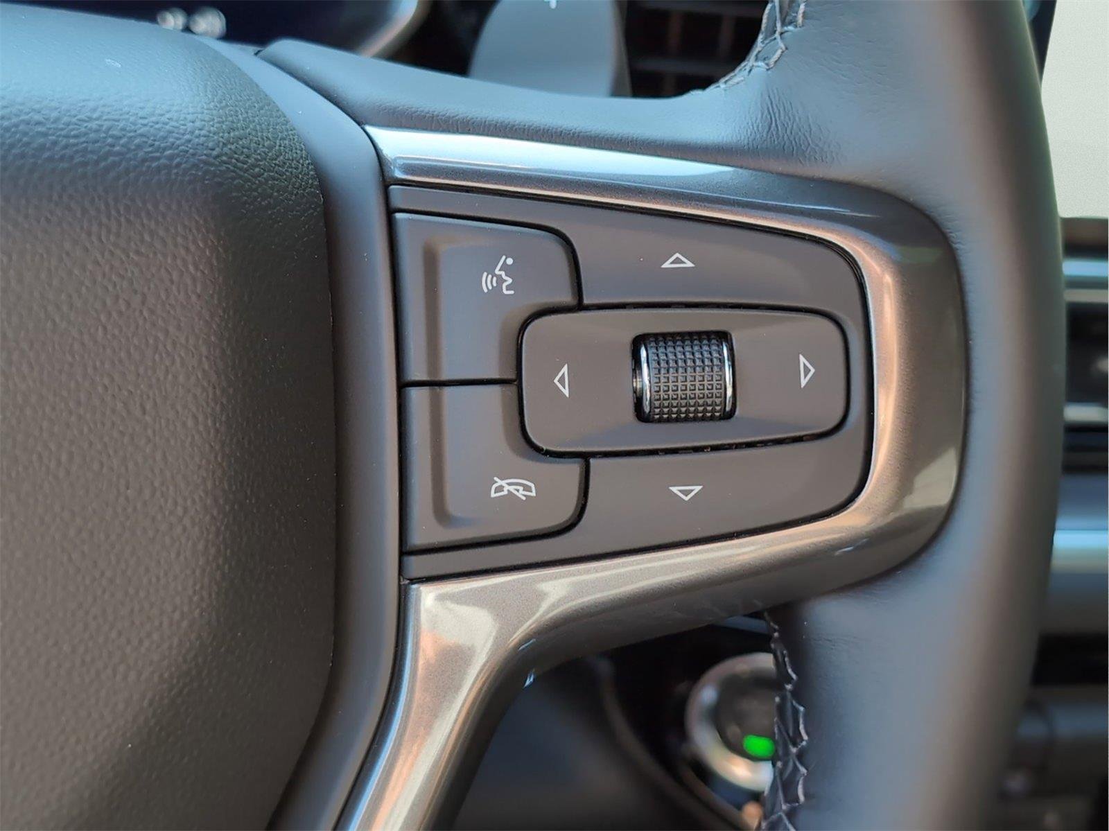 New 2026 Polar White Tricoat Chevrolet High Country image 14