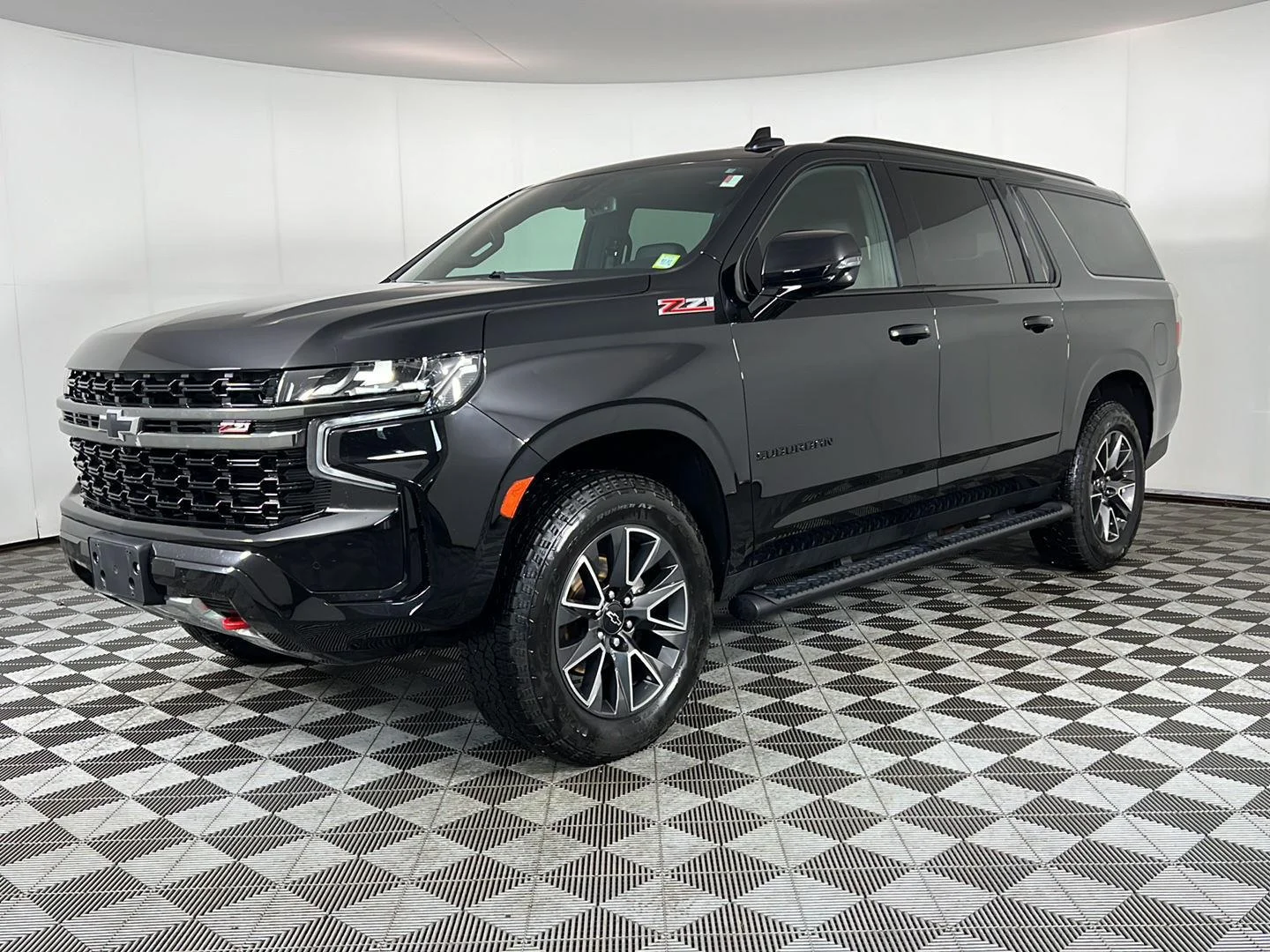 Used 2022 Black Chevrolet Z71 image 9