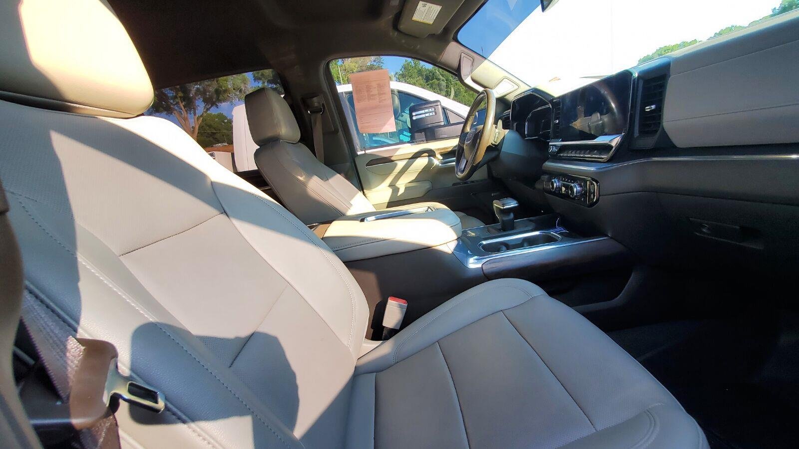 Used 2022 Summit White GMC SLT image 4