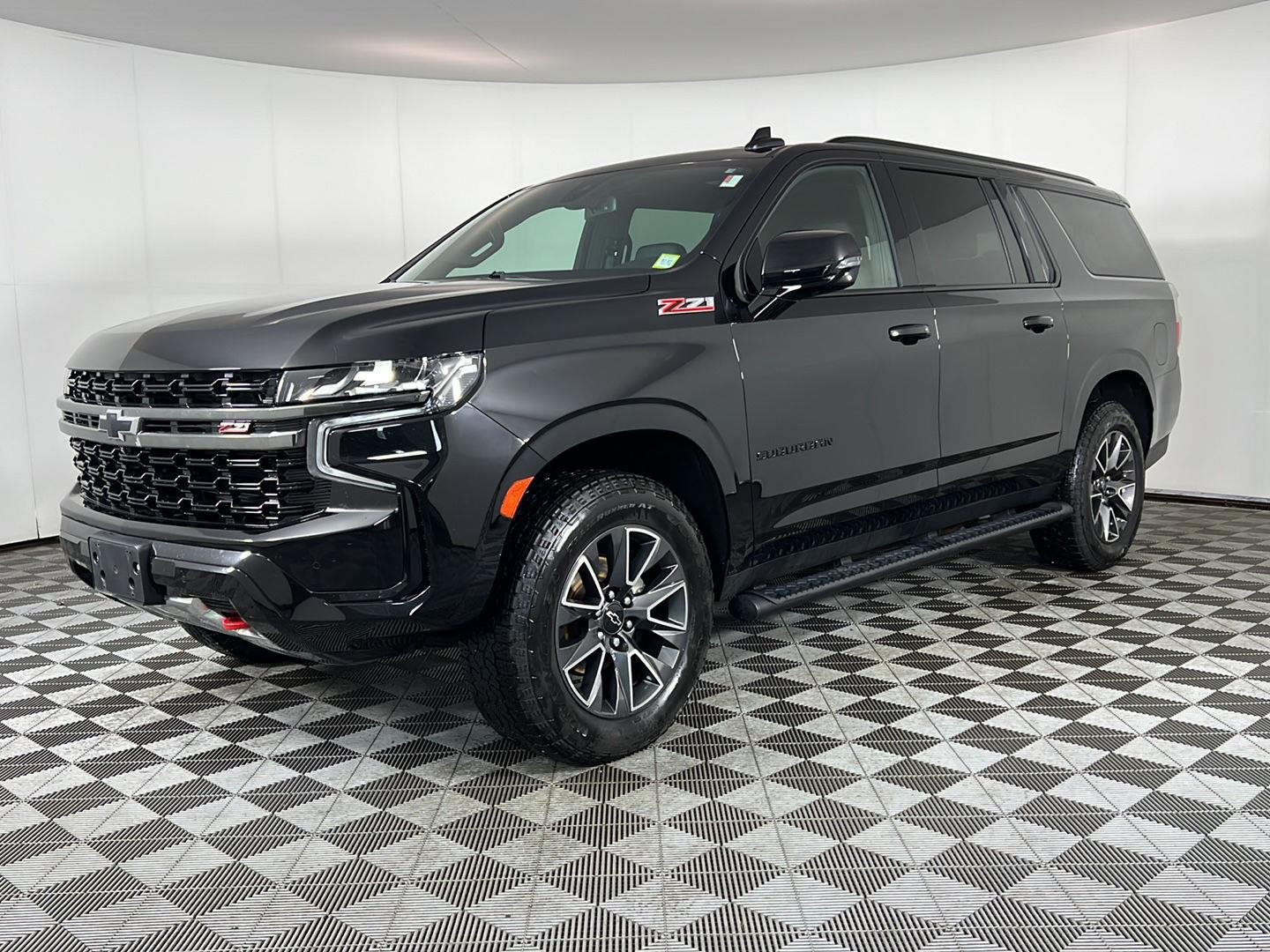 Used 2022 Black Chevrolet Z71 image 9